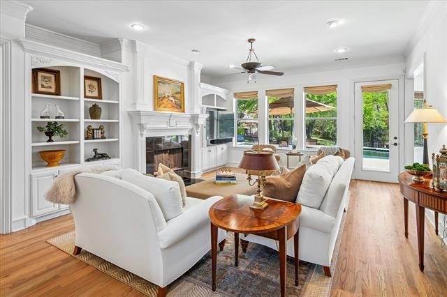 Building Photo - 2008 Sleepy Hollow Ln