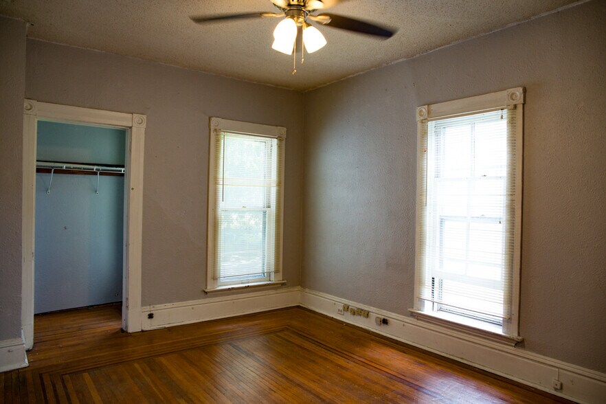 Building Photo - 2108 Talmage Ave SE
