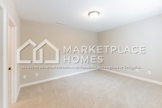 Building Photo - 2572 Milano Dr