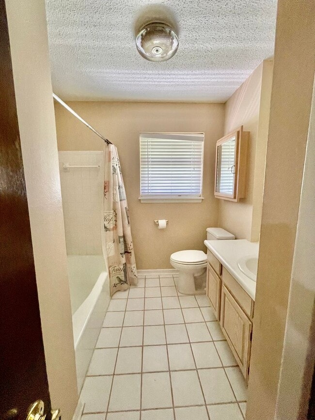 Building Photo - Charming Rental in Broken Arrow 3BD 2BA 2 Car Grg