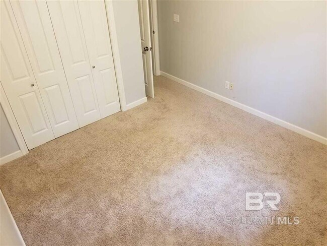 Building Photo - 105 Diane Cir