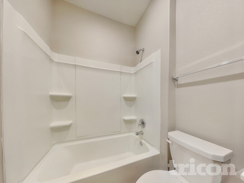 Building Photo - 108 Mica Trl