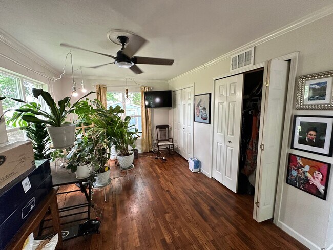 Building Photo - For Rent: Spacious 3 Bed + Office Home wit...
