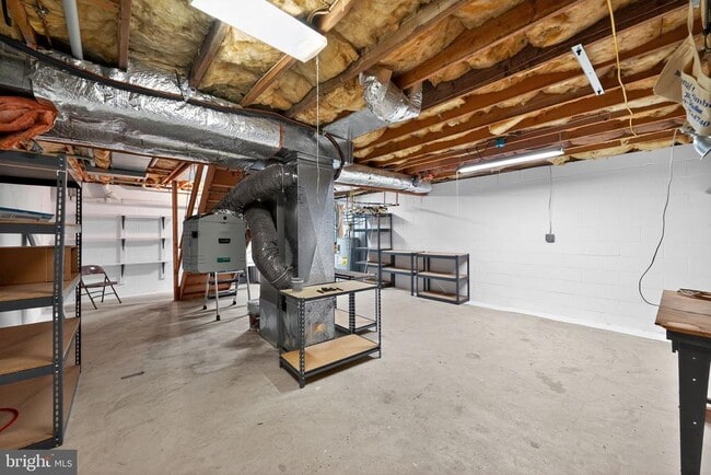 Building Photo - 7850 Greengate Way