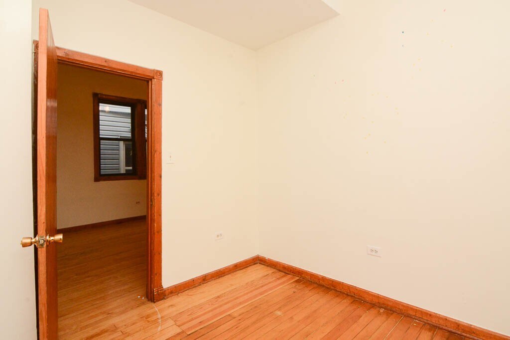 Building Photo - 2827 N Milwaukee Ave