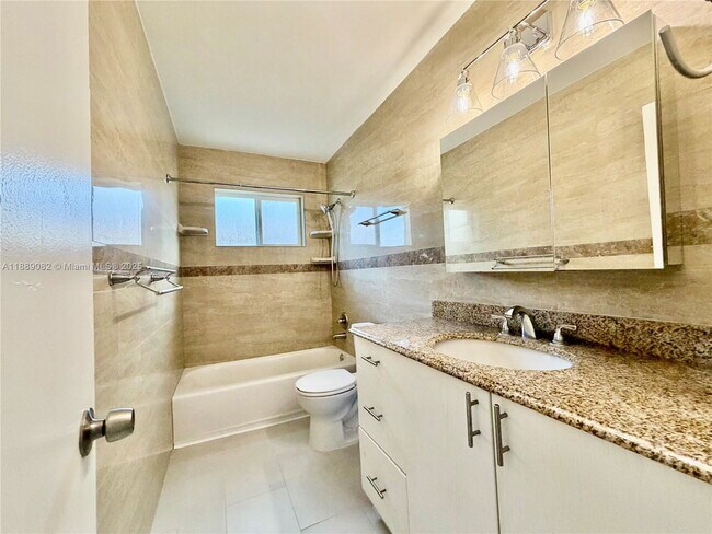 Building Photo - 1305 NW 4th St