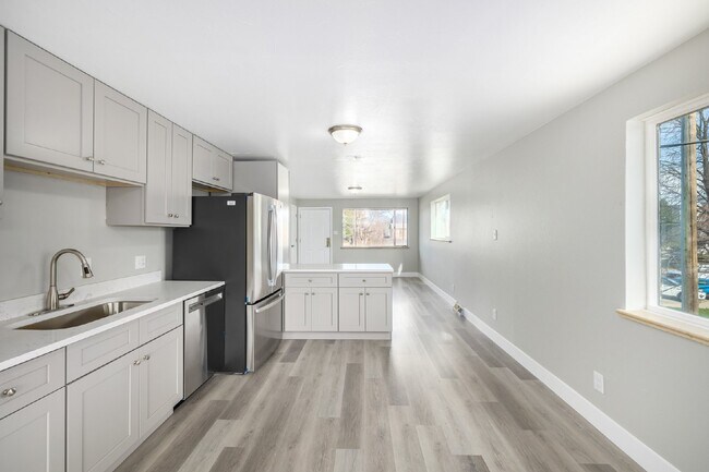 Building Photo - Lovely remodeled 2 Bed 1 Bath in Arvada