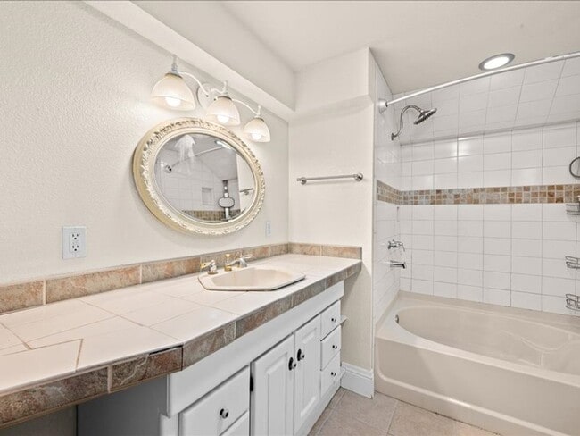 Building Photo - A 1 bed in the Heart of Five Points