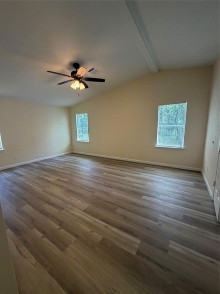 Building Photo - 236 Live Oak Dr