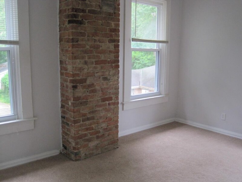 Building Photo - 1532 Burney Ln