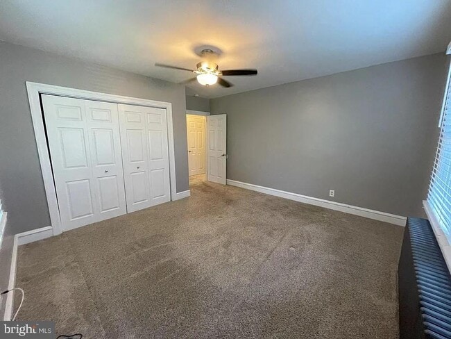 Building Photo - 2249 W Walnut St