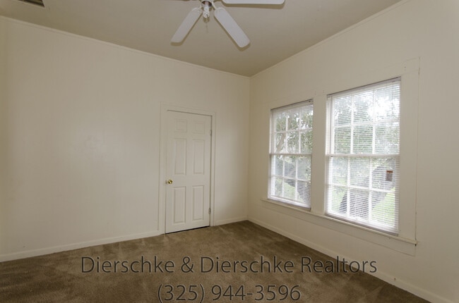 Building Photo - Affordable 2 bedroom home CLOSE ACCESS TO LOOP 306!