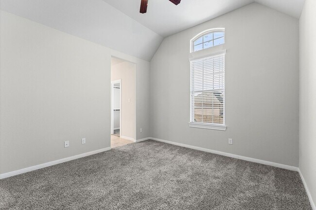 Building Photo - 4315 Laburnam Rd