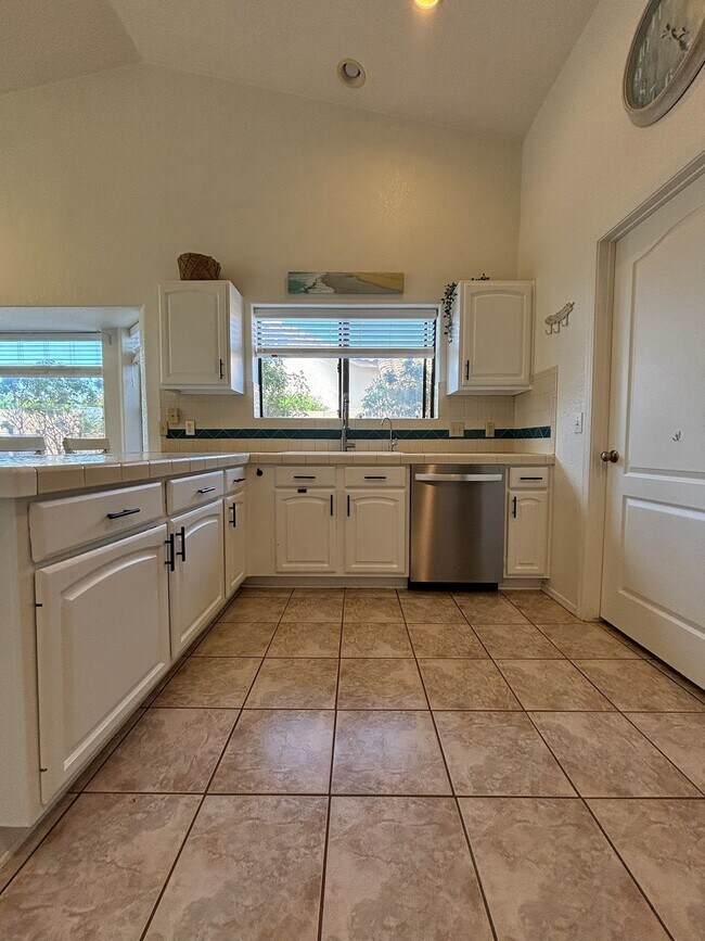 Building Photo - 10364 Fairway Loop