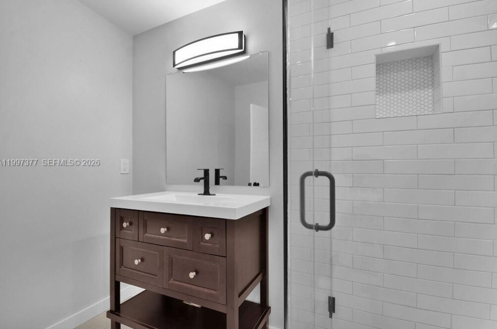 Building Photo - 547 NW 49th St