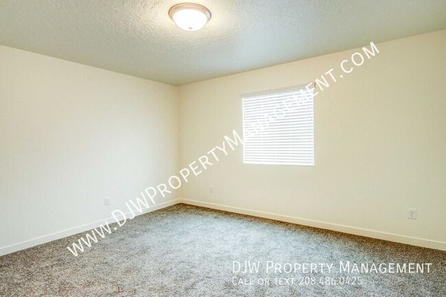 Building Photo - 3715 N Centrepoint Way