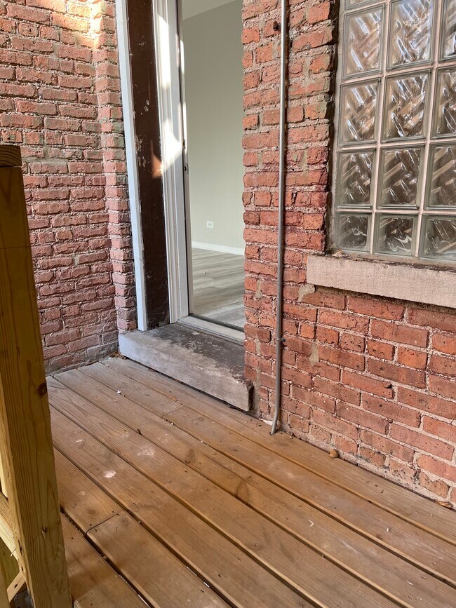 Building Photo - 4209 W Jackson Blvd