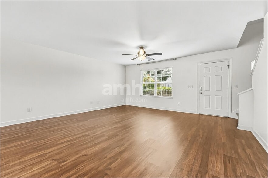 Building Photo - 4850 Beryl Dr