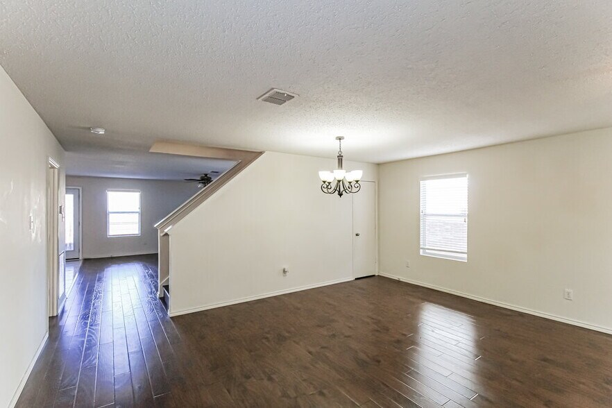 Building Photo - 8712 Cove Meadow Ln