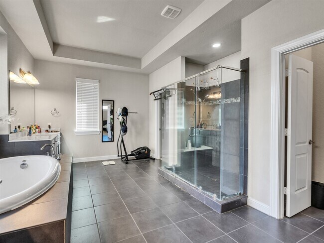 Building Photo - 18324 Parkview Point Dr