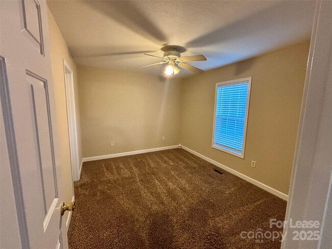 Building Photo - 2801 Union Ridge Dr