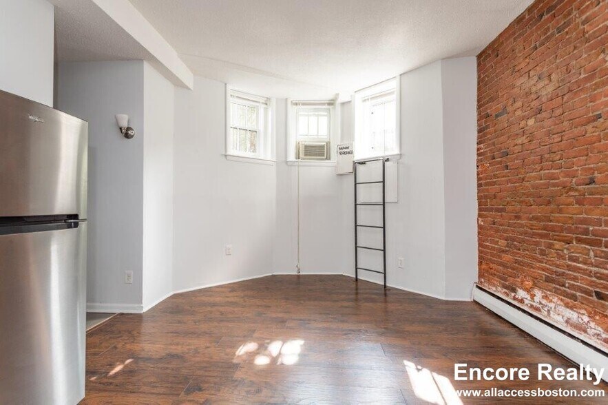 Building Photo - 179 St Botolph St