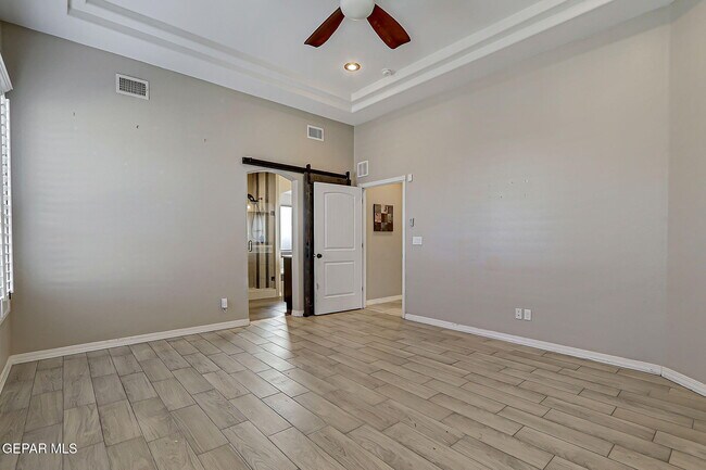 Building Photo - 14805 Holly Springs