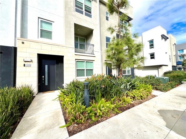 Building Photo - 2336 Synergy