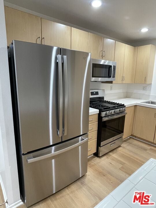 Building Photo - 121 Cancion Way