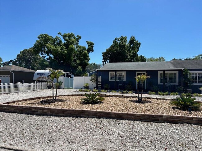 Building Photo - 6332 11th Ave S