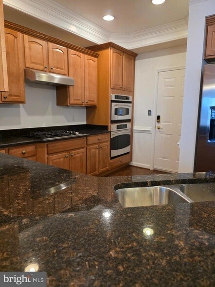 Building Photo - 3542 Huntley Manor Ln