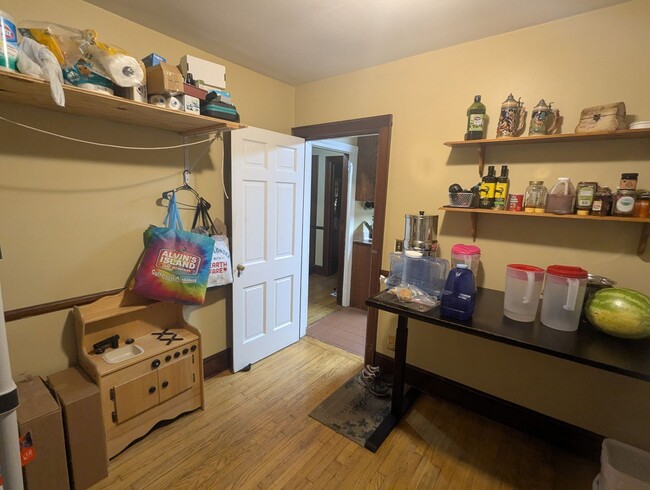 Building Photo - 4 bedroom 2 bath house in Blacksburg VA