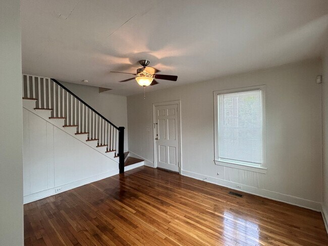 Building Photo - 1609 W Club Blvd