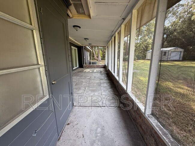 Building Photo - 1130 W Lake Brantley Rd