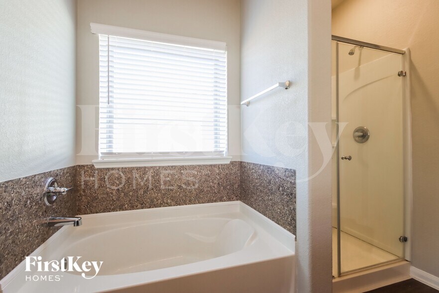 Building Photo - 26 Rd 5102F