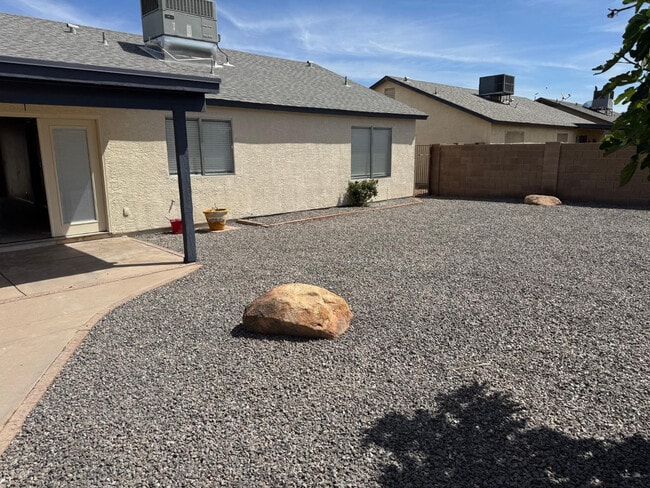 Building Photo - 8565 W Tuckey Ln