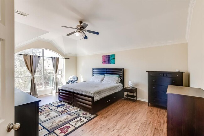 Building Photo - 9001 Sunburst Terrace