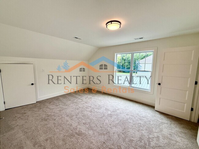 Building Photo - Charming Newer Construction Home with Garage & Fenced Yard