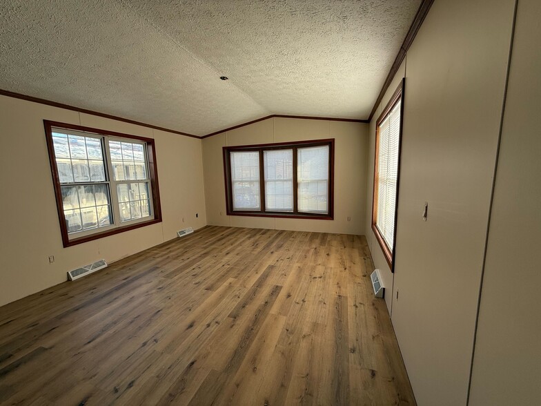 Building Photo - 145 Terri Dr