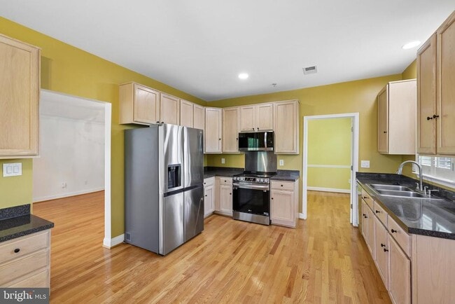 Building Photo - 5910 Great Star Dr