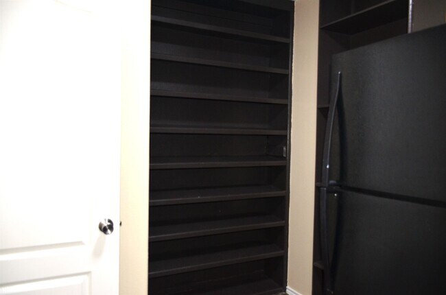 Building Photo - 308 E Olive St