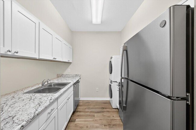 Building Photo - 1940 Bluewater Blvd