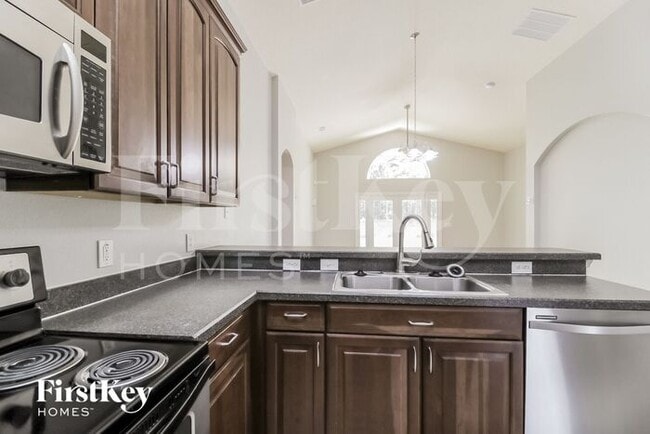 Building Photo - 16520 Deer Chase Loop