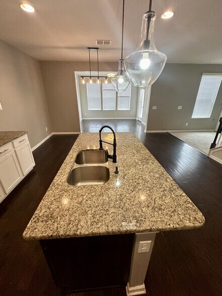 Building Photo - 4714 Venito St