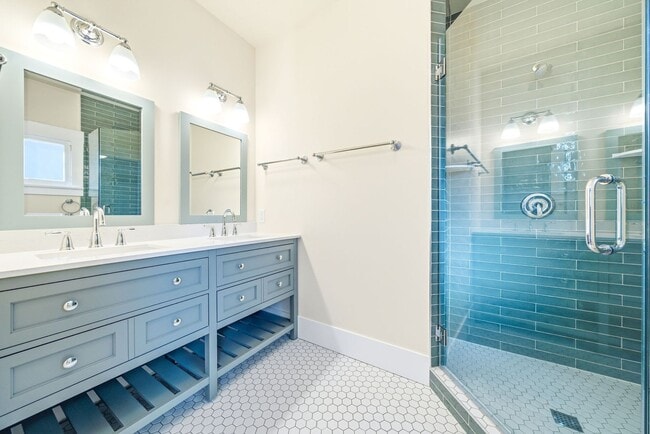 Building Photo - 314 E Palmyra Ave