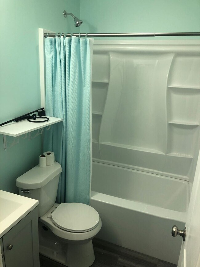 Building Photo - 520 - 1136-38 Delos