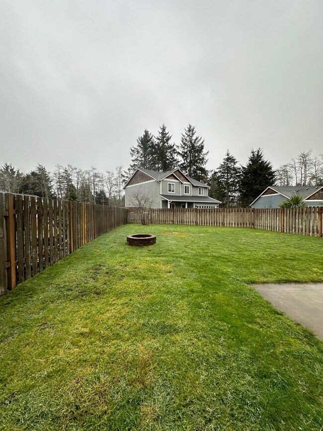 Building Photo - 4 Bedroom House Available in Hammond!