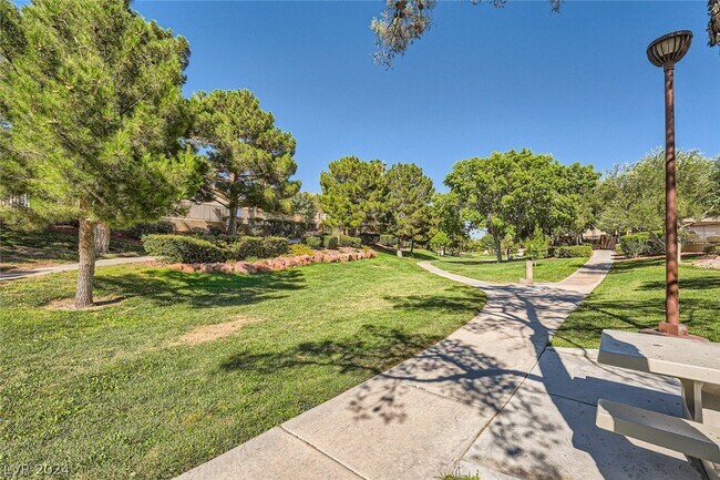 Building Photo - 2152 Quartz Cliff St