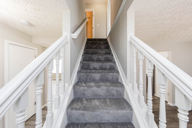 Building Photo - 5609 Blandon Run