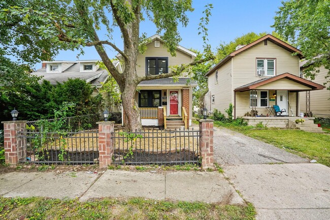 Primary Photo - 718 Hanford St